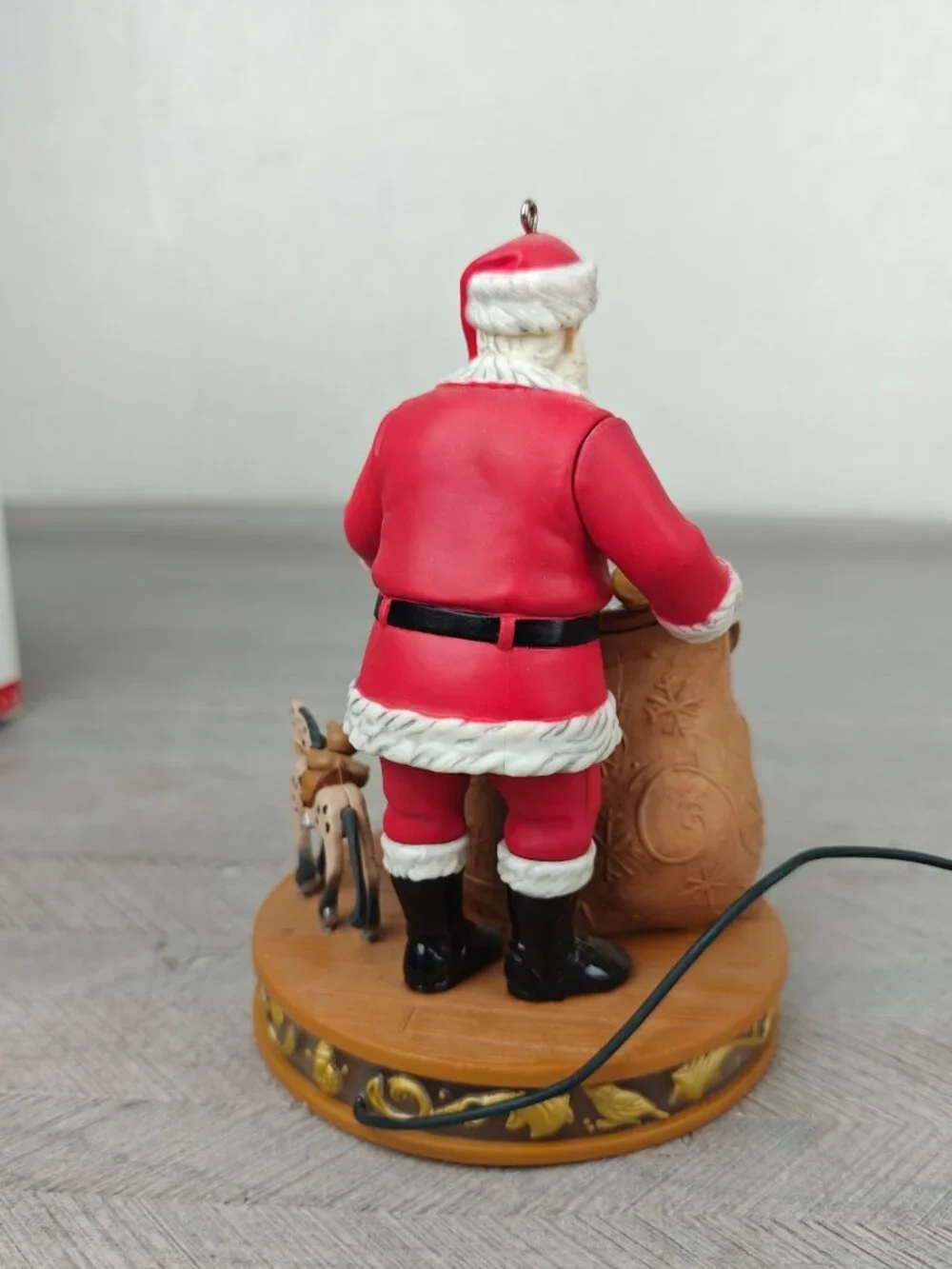 Hallmark 2015 Keepsake Ornament Packing Up The Toys Once Upon A Christmas Santa
